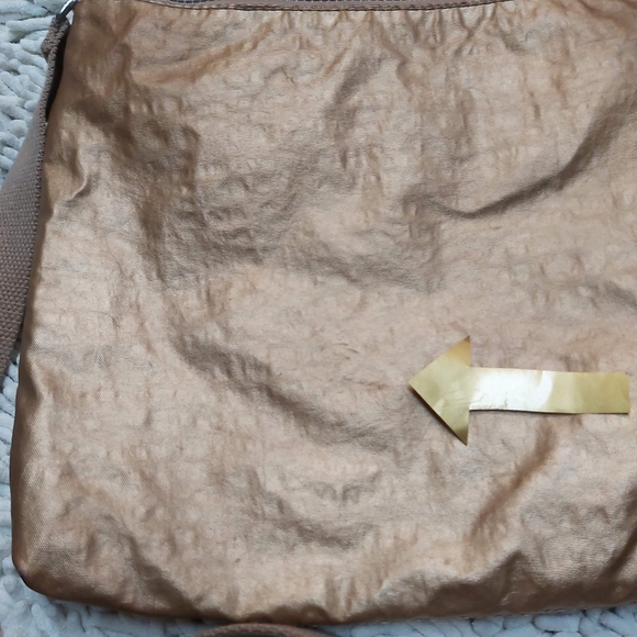 Kipling metallic Alvar cross body bag - Picture 11 of 12